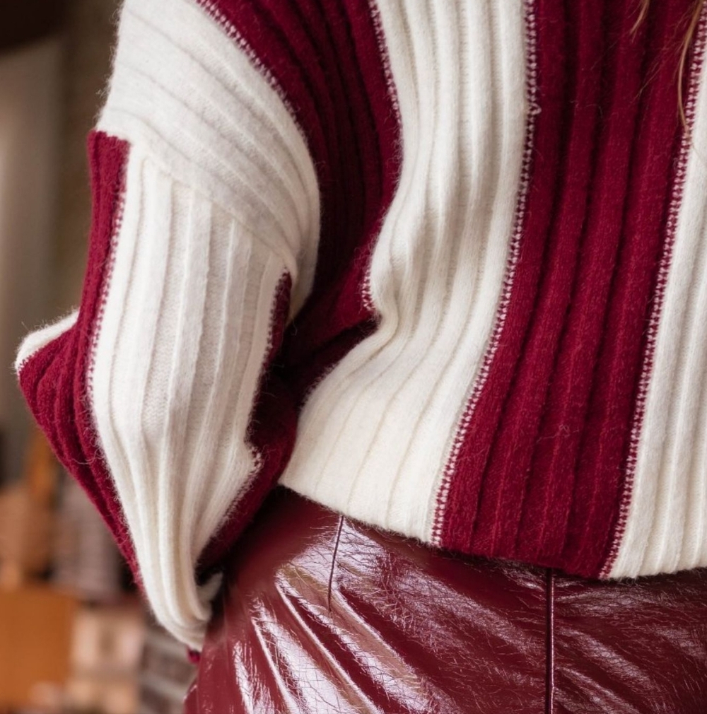 Colorblock Turtle Neck Sweater - Picture 5 of 11